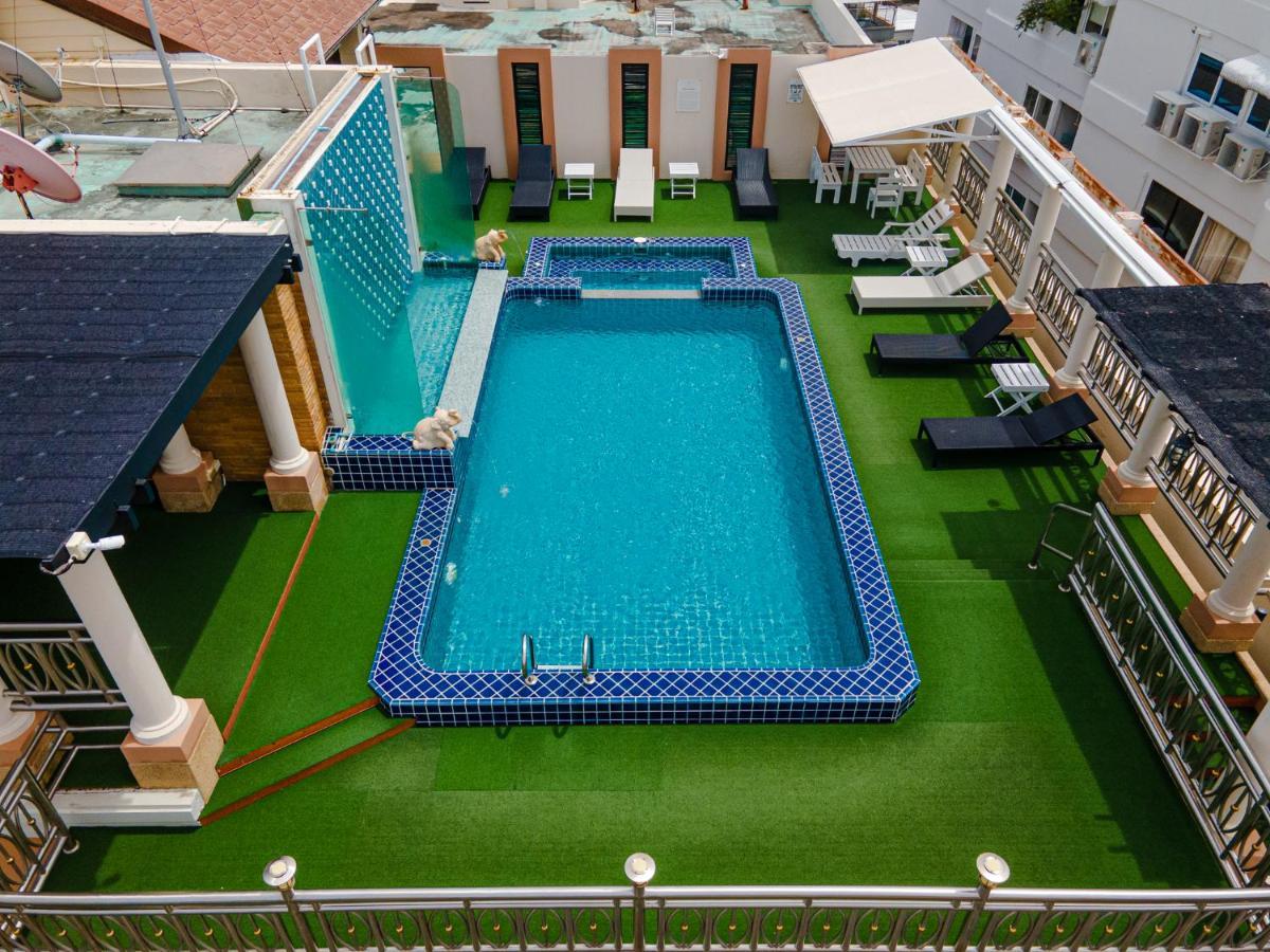 Whitehouse Condotel Pattaya Exterior foto